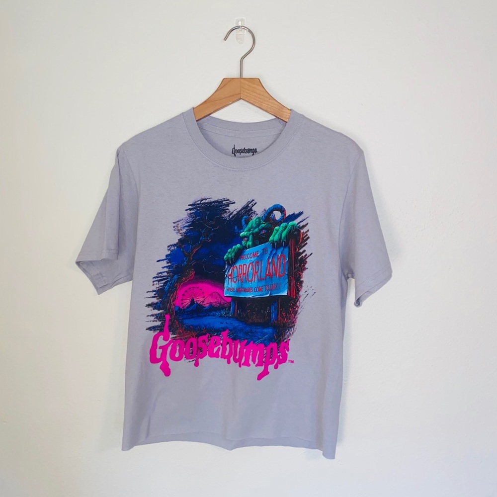 {Goosebumps} 🆕 Grey cropped graphic tee